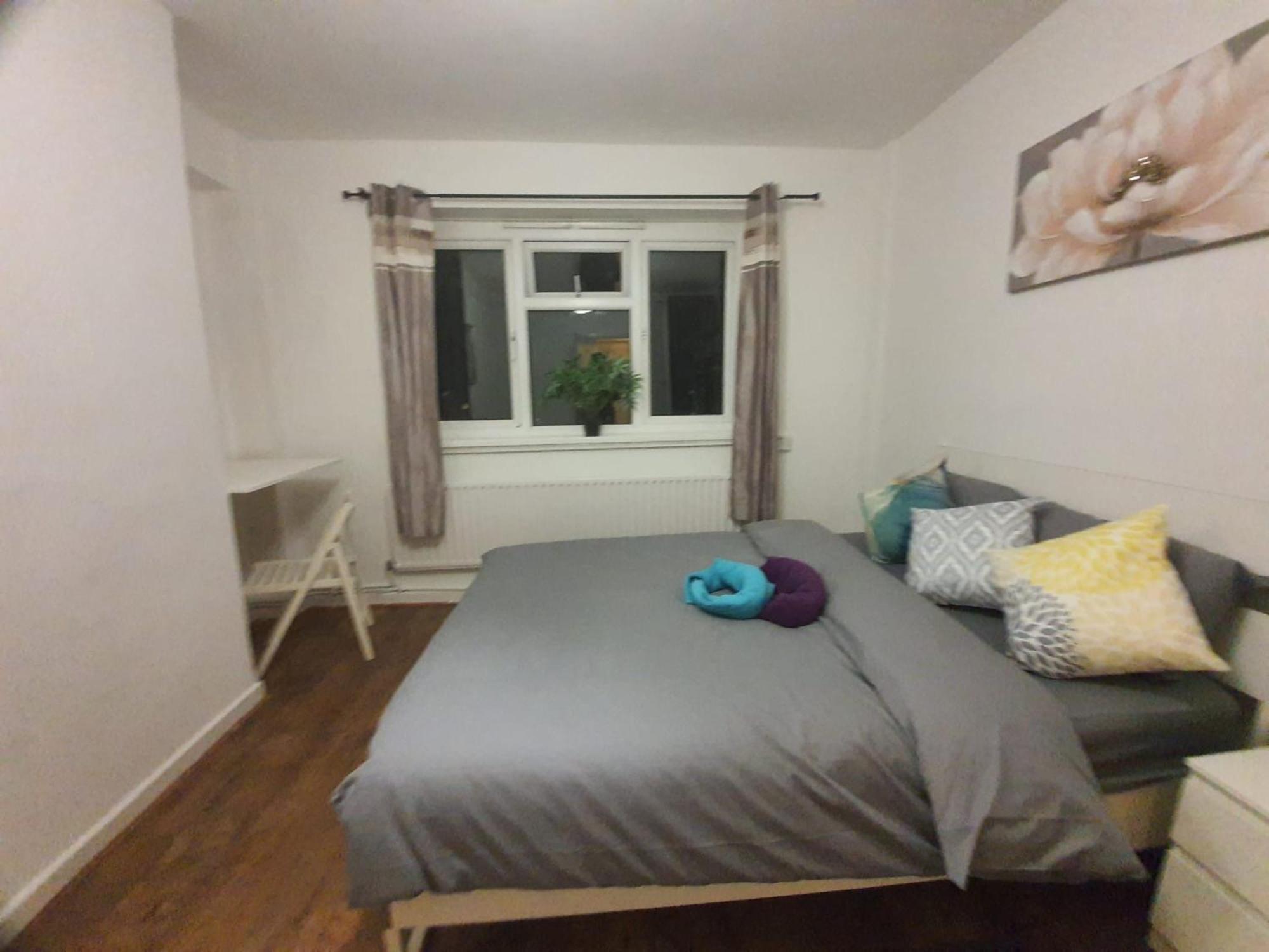 Hoxton E2